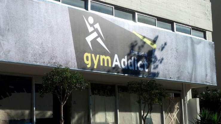 Επιγραφή Gym Addict